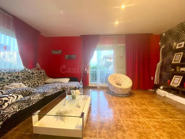Exclusiva casa a tres vientos con jardín en Santa Bárbara — 11