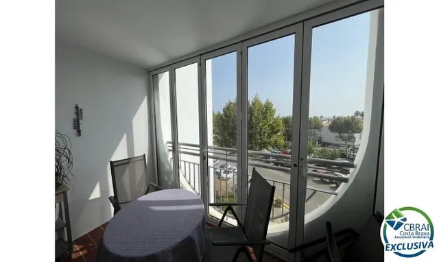 Apartamento de playa en la hermosa Costa Brava directamente en 1ª línea de mar en Empuriabrava — 16