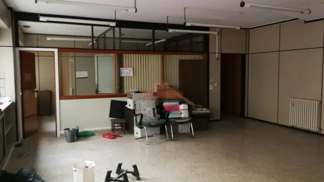 OCASION! SE ALQUILA GRAN ENTREPLANTA CON DIVERSOS DESPACHOS Y OFICINAS, EN EL CORAZON DE ALBACETE — 26