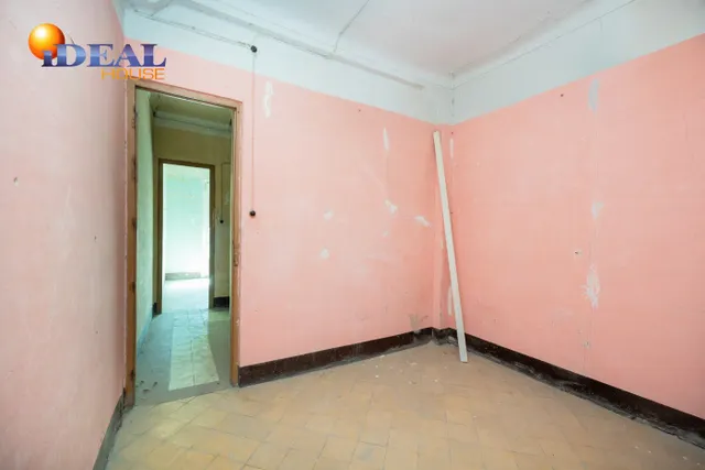 A LA VENTA EDIFICIO EN PLAZA BIB-RAMBLA — 32
