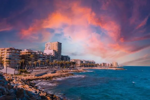 Piso de 3 dormitorios y 2 baños para reformar a 150 m de la Playa del Acequión — 30
