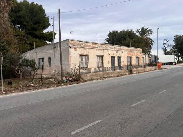 Casa doble con jardín a 3 minutos de Orihuela - foto 3