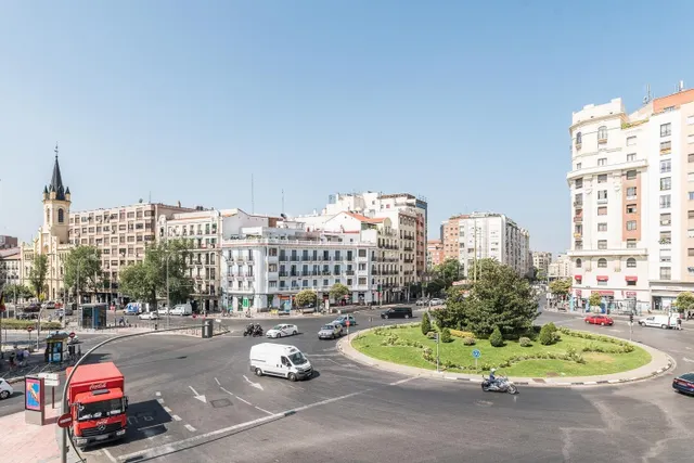 Local comercial 182m² en venta - Cuatro Caminos - foto 2