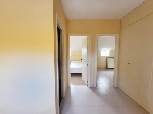 ÁTICO EXCLUSIVO CON VISTAS, TERRAZAS, PISCINA Y GARAJE – A 250 M DE LA PLAYA — 30