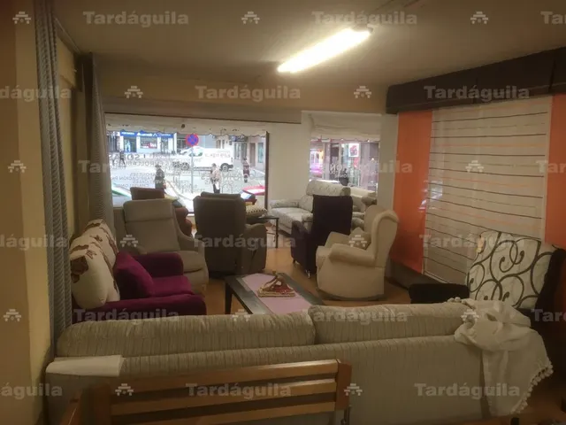 VENTA DE LOCAL CON 480 M2, JUNTO AL PARQUE PICASSO. — 8