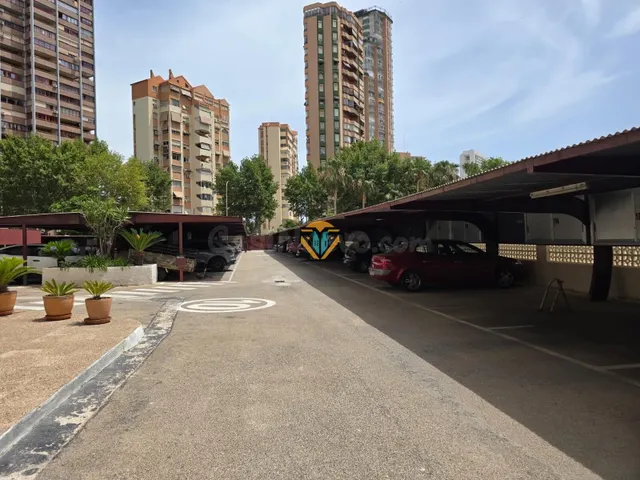 APARTAMENTO CON PARKING Y PISCINA CERCA DE PLAYA LEVANTE! — 5