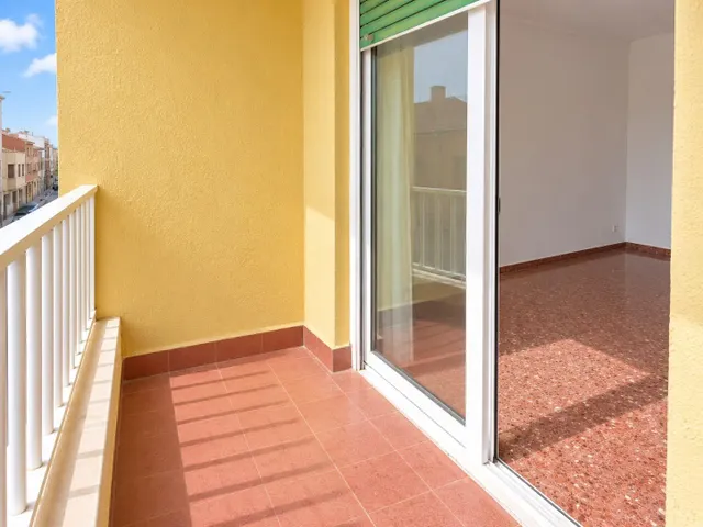 Piso Céntrico en La Senia para Reformar — 7