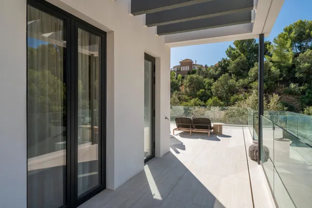 Espectacular villa de nueva construcción con vistas panorámicas al mar en Benalmádena — 16