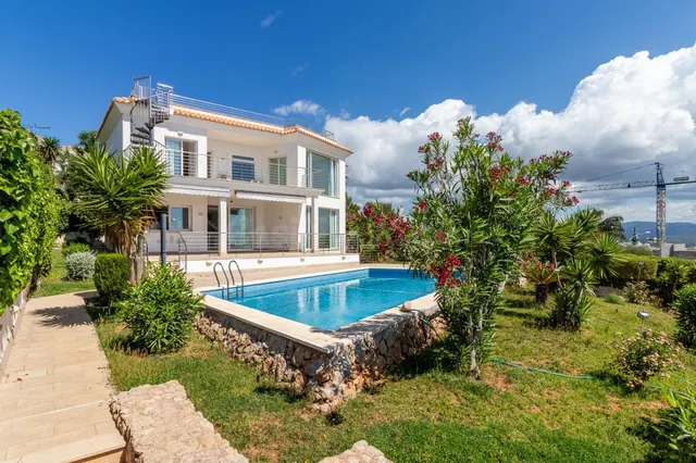 Espectacular chalet con vistas al mar - foto 2