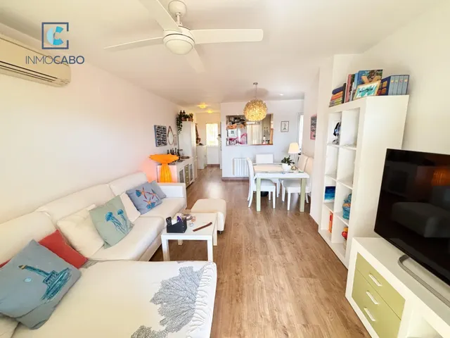 Vivienda de dos dormitorios con terraza acristalada y solári - foto 4