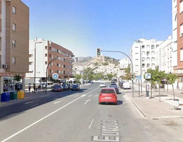 VENTA LOCAL COMERCIAL EN AVENIDA EUROPA - foto 2