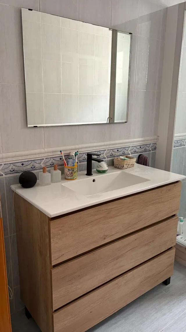 Se vende piso de 2 habitaciones con balcón y ascensor — 18