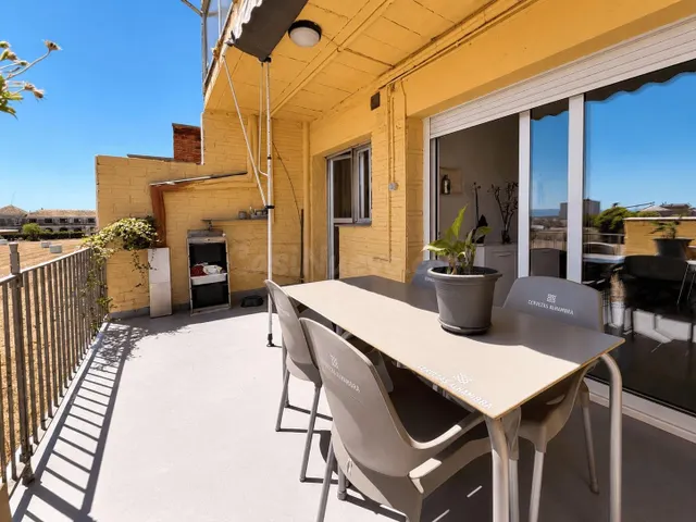 PISO EN SANTPEDOR, CON TERRAZA, BALCÓN Y VISTAS DESPEJADAS - foto 3
