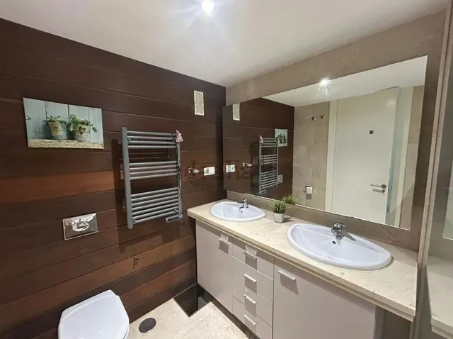 Piso de lujo con terraza y piscina cerca de Sotogrande — 7