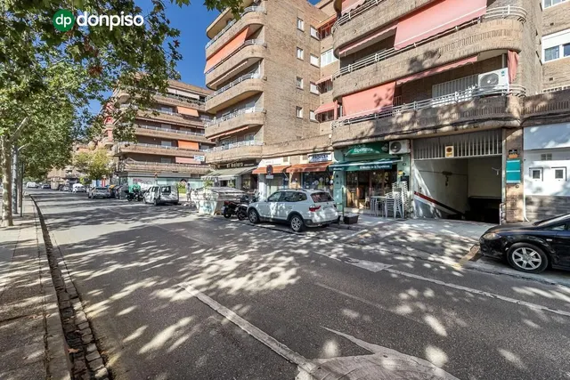 Garaje doble en venta en Urbanización Parque del Genil – Gra