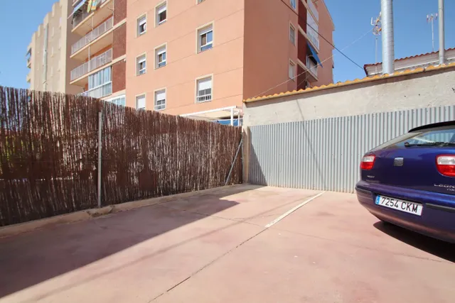 Local con terraza enorme, donde se encuentra 3 negocios en Santa Pola!!! — 37