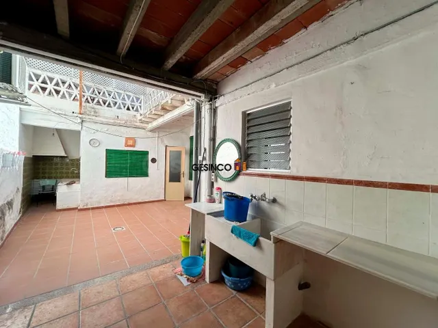 Vivienda en planta baja con patio — 3