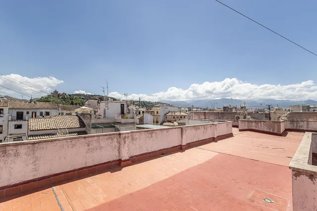 Magnífico piso con plaza de garaje junto a Catedral. — 23