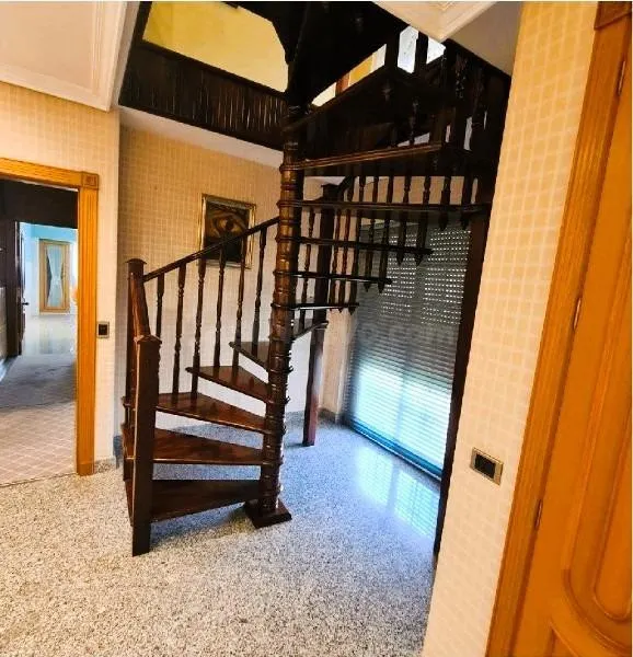SE ALQUILA ATICO DUPLEX CENTRICO DE 250 MST2, 3DOR, 3 BAÑOS - foto 2