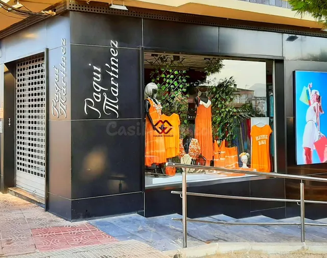 ESTUPENDO LOCAL COMERCIAL FRENTE PLAYA LA ISLA