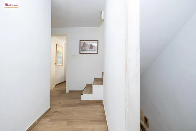 ¡Tu hogar soñado te espera en esta espectacular casa reformada! — 21
