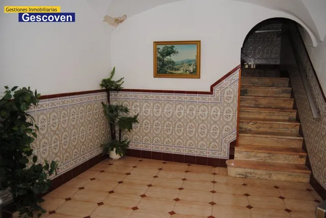 VIVIENDA CÉNTRICA CON AMPLIAS POSIBILIDADES