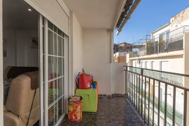 Ático reformado con ascensor, terraza y chimenea, listo para entrar a vivir — 8