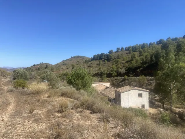 Tranquila finca rústica para reformar cerca de Morata - foto 2