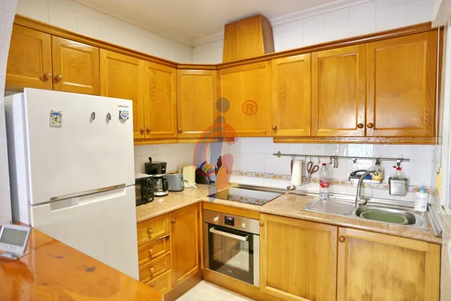 Espectacular bungalow en esquina con gran solárium, jardín privado y piscina en Guardamar del Segura — 12