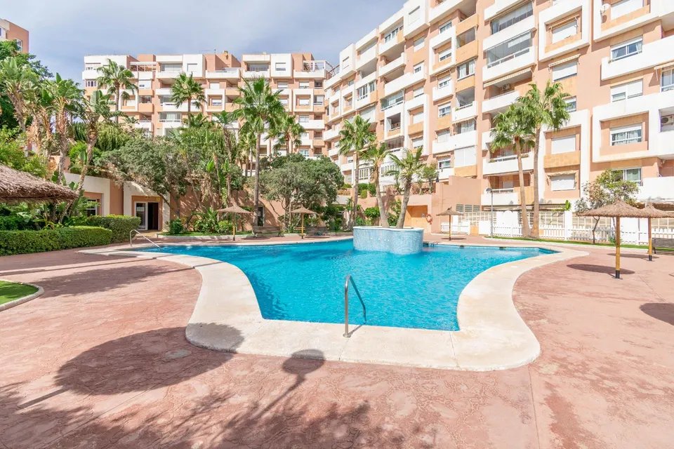 Piso con garaje y trastero en avda. mediterráneo