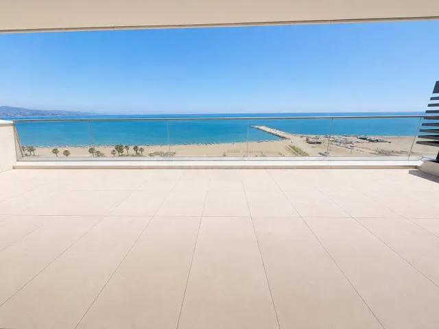 Exclusivo piso en esquina de 4 dormitorios con vistas panorá - foto 3