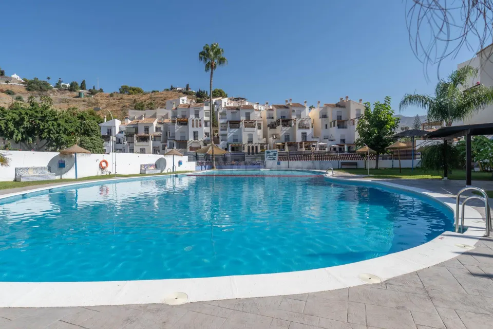 MAGNÍFICA  CASA EN URBANIZACION PRIVADA VELILLA PARK DE ALMUÑECAR !!!