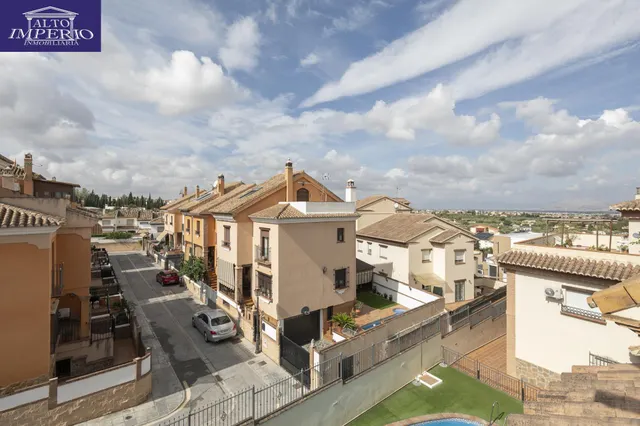 Ático en venta en La Zubia — 32