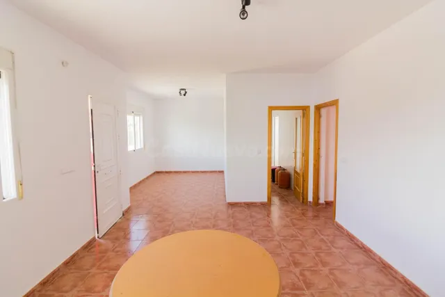 CASA EN PLANTA BAJA CON TERREZA DE 90M2 Y PARCELA DE 300M2 E - foto 3