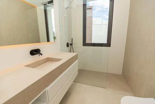 DOS ESPECTACULARES VILLAS RECIÉN TERMINADAS EN EL CENTRO DE MARBELLA — 36
