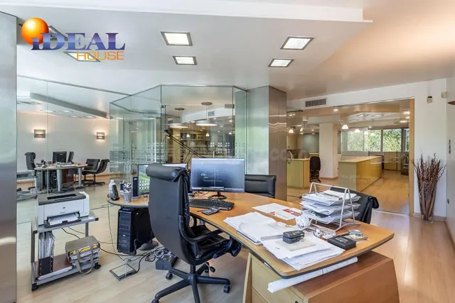 EXCLUSIVO INMUEBLE EN PLAZA DE CARRETAS, JUNTO AL EMBLEMÁTICO PASEO DEL SALÓN — 3