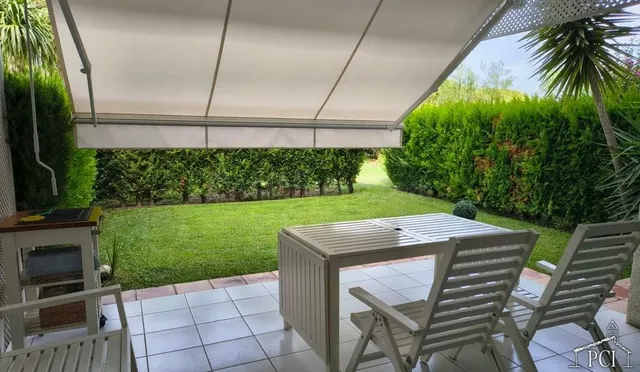 Apartamento en planta baja con jardín privado y piscina comunitaria en Pals — 3