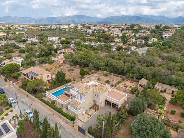 Chalet urbano con piscina y jardín en Sa Cabaneta — 48