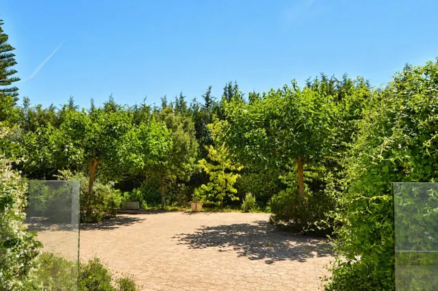 Casa unifamiliar con un jardín de ensueño — 32
