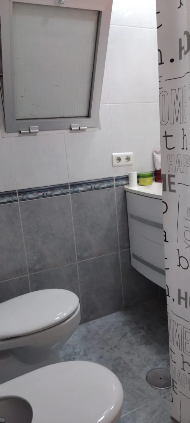 Junto a la Playa del Postiguet: Local Comercial y Vivienda en Primera Línea — 23