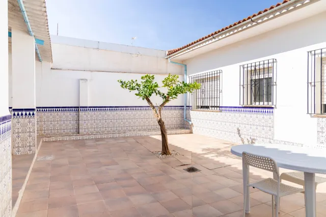 Casa en planta baja con patio — 2