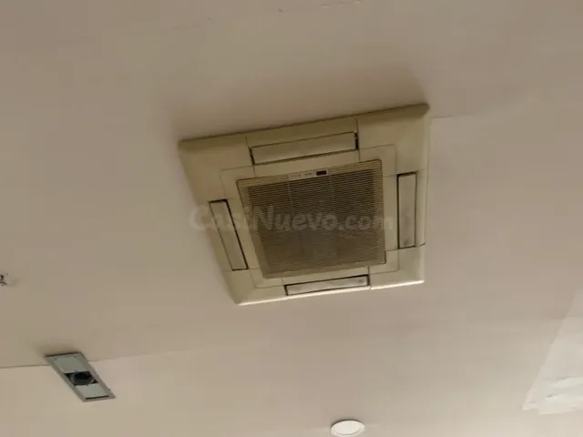 LOCAL COMERCIAL DISPONIBLE EN CENTRO DE DOS HERMANAS - foto 2