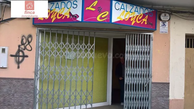 PUEBLA DE LA CALZADA, LOCAL COMERCIAL ZONA DE PASO, AMPLIO E