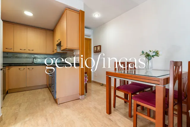 Espectacular bajo con gran jardín privado, piscina y parking a 5 minutos del mar — 7