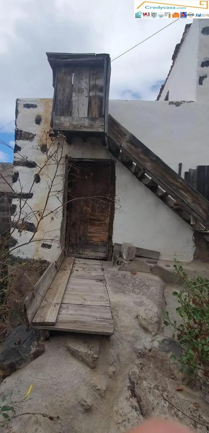 Guia Isora. Medianias. Casa con terreno a restaurar