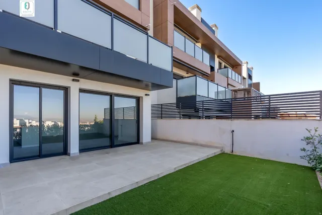 Exclusiva vivienda de lujo en planta baja con grandes terrazas, vistas a Granada — 14