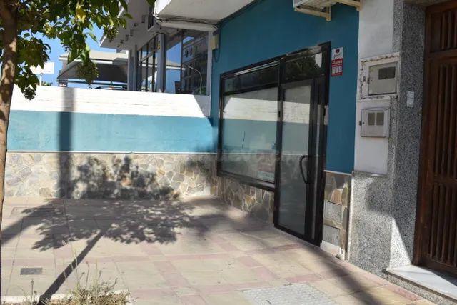 Local comercial en la Avenida principal de Coin disponible p - foto 4