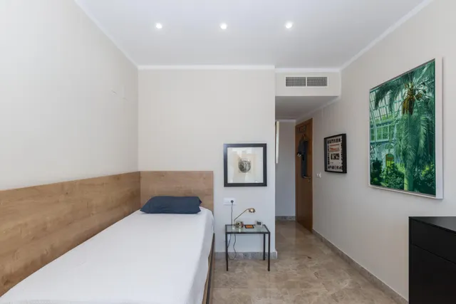PISO CON TERRAZA, PISCINA, GARAJE Y TRASTERO EN VIALIA — 11