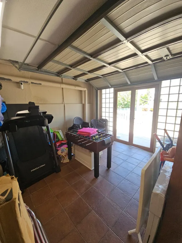 229 m2, 3 plantas y 8 placas solares para vivir sin mirar el recibo a fin de mes — 25