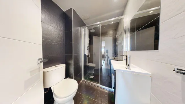 Piso de 62m2 útiles con PLAZA DE GARAJE!!! Distribuido en tres dormitorios, salón, cocina y baño — 9